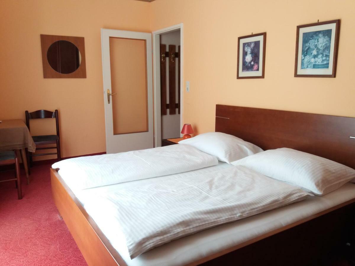 Pension Villa Inge Baden Buitenkant foto